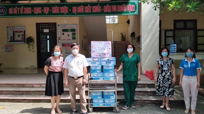 Zila Vietnam tặng nước Zila Water cho trung tâm y tế xã Liên Bạt