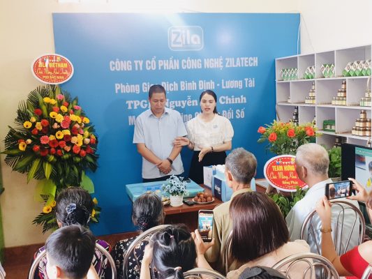 Trưởng PGD Nguyễn Thị Chinh phát biểu tại buổi lễ khai trương