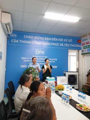 GDVP Hoàng Khánh Huyền xúc động phát biểu tại buổi lễ