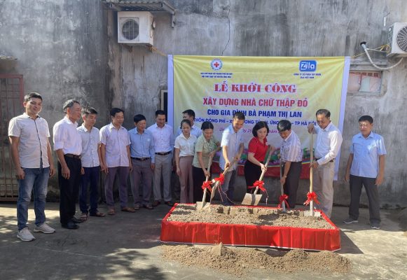 Lễ khởi công xây dựng nhà Chữ thập đỏ cho gia đình bà Phạm Thị Lan